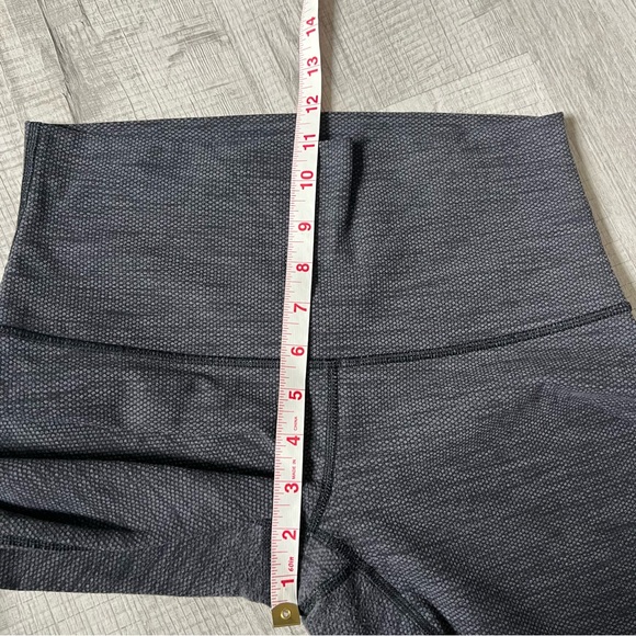 LULULEMON WUNDER UNDER Textured High Rise Tight Cropped Leggings Size 8 - Picture 9 of 12